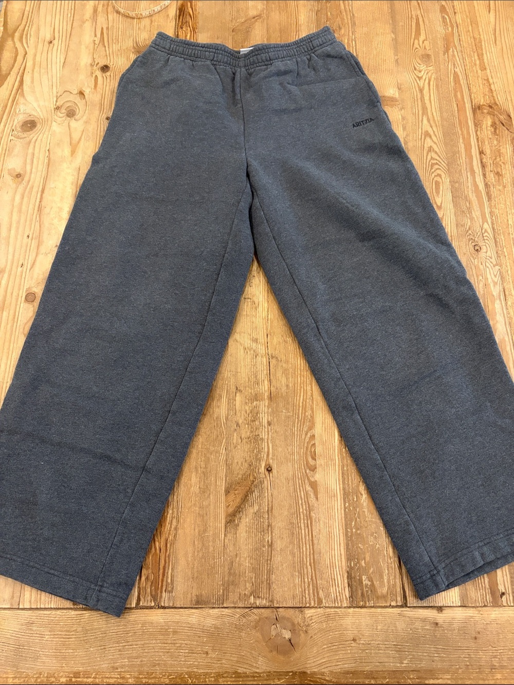 Aritzia women’s Slate Gray Sweatpants
